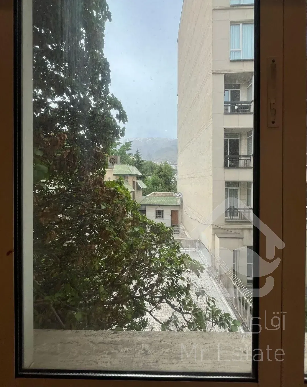 ۶۸ متر قلهک ویو مشجر فول امکانات