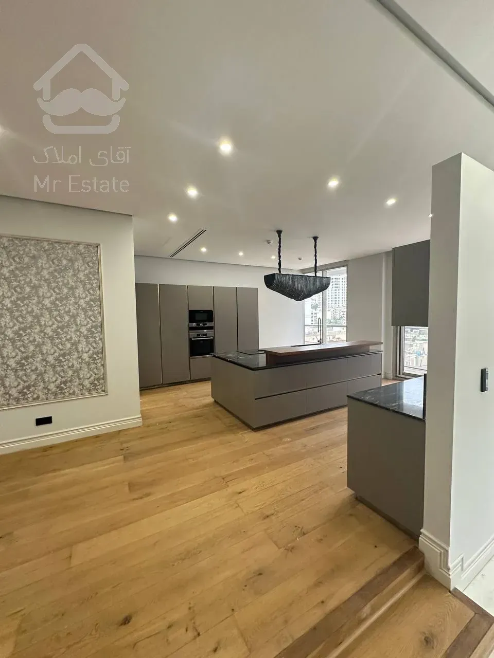 رهن برج مدرن ۳۴۰ متری در زعفرانیه