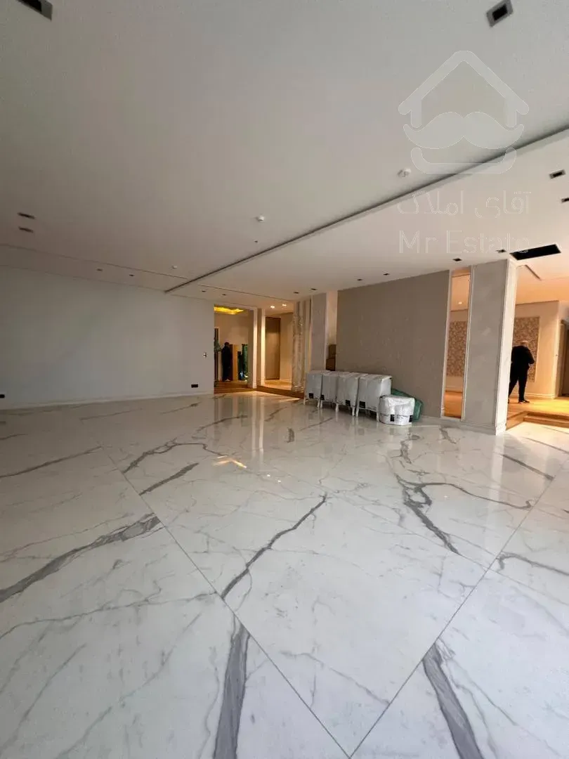 رهن برج مدرن ۳۴۰ متری در زعفرانیه