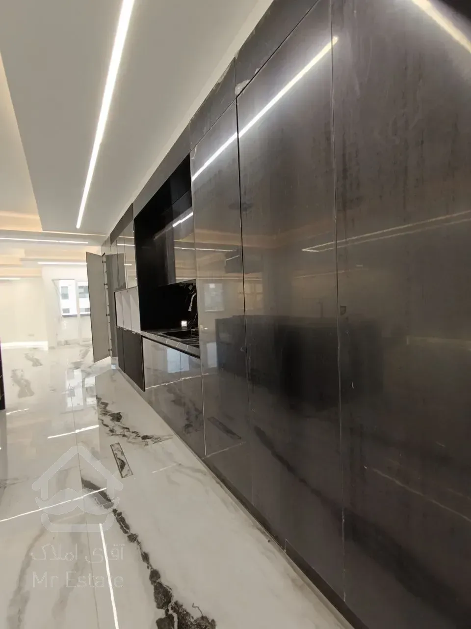 رهن برج ۲۸۰ متری در الهیه