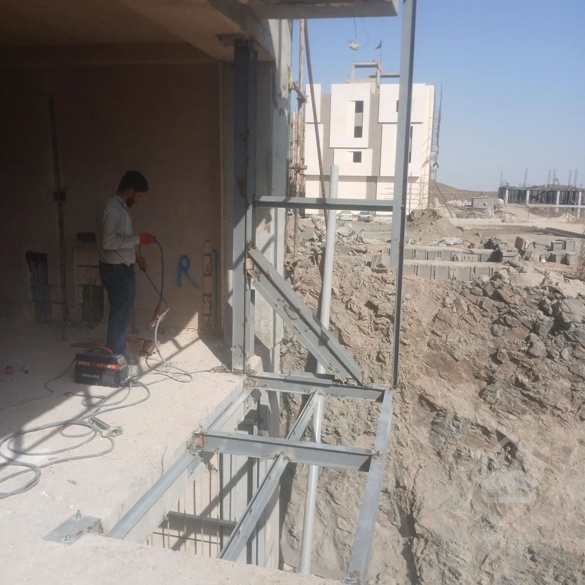 اجرای جوشکاری نبشی نما