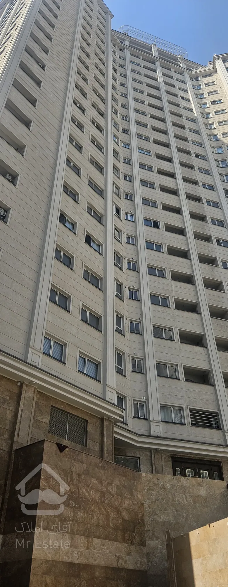 فروش فوری آپارتمان نوساز منطقه ۲۲