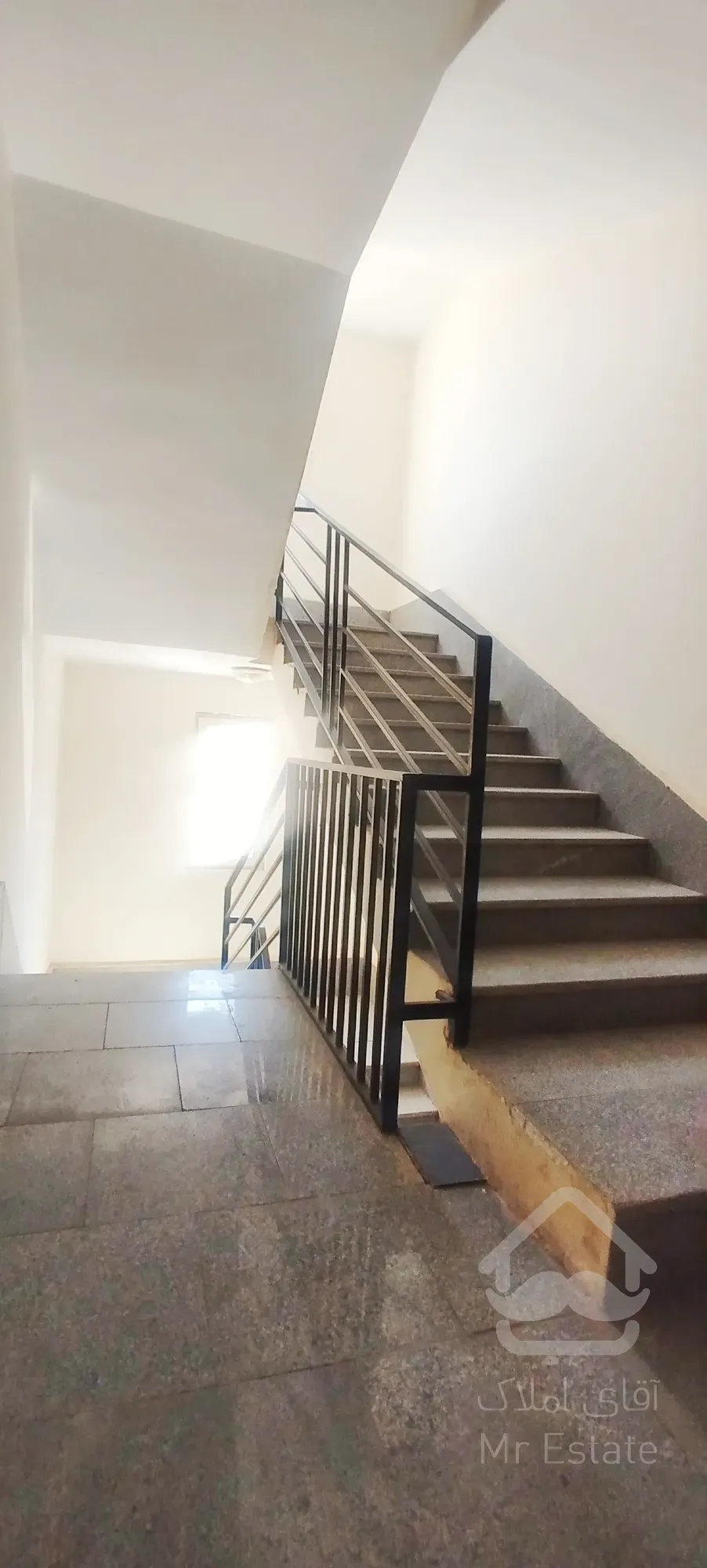 واحدی با نورگیری چشم گیر برای زندگی در کمال آرامش