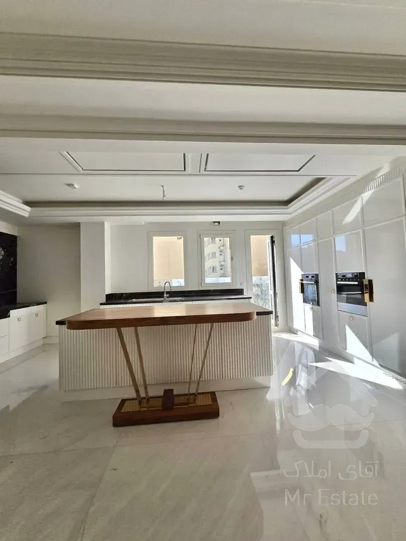 فروش برج باغ ۲۴۳ متری در ولنجک