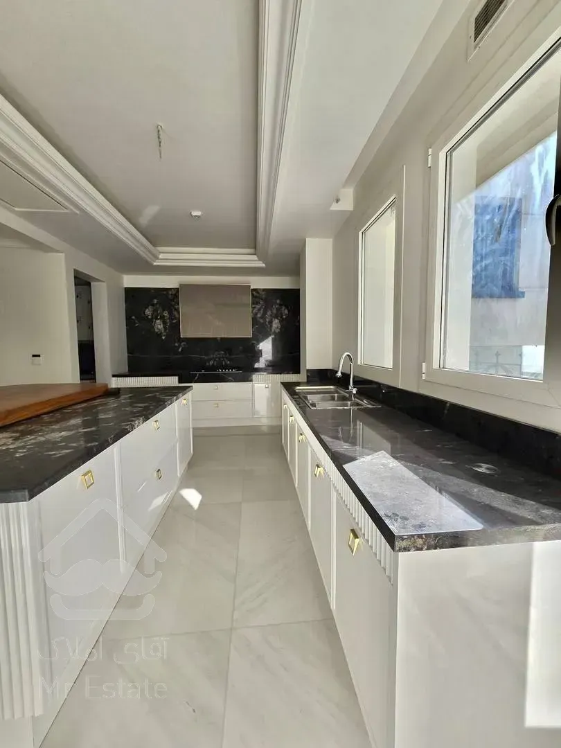 فروش برج باغ ۲۴۳ متری در ولنجک