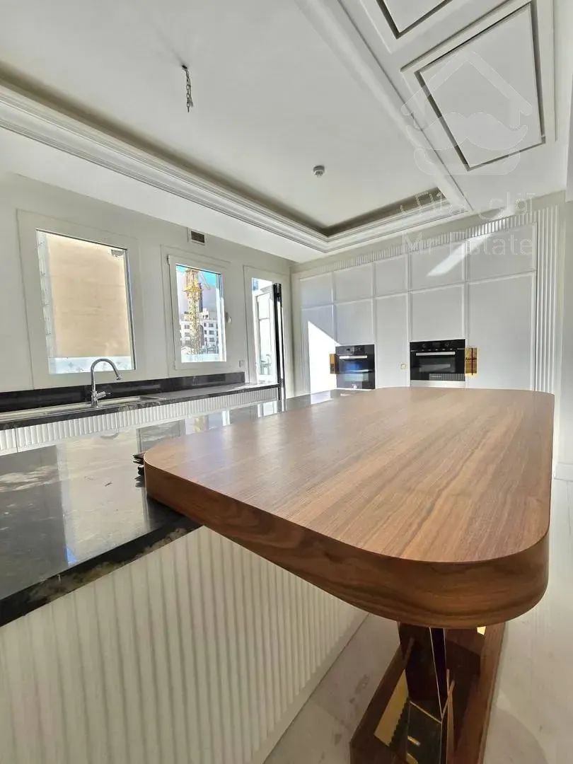 فروش برج باغ ۲۴۳ متری در ولنجک