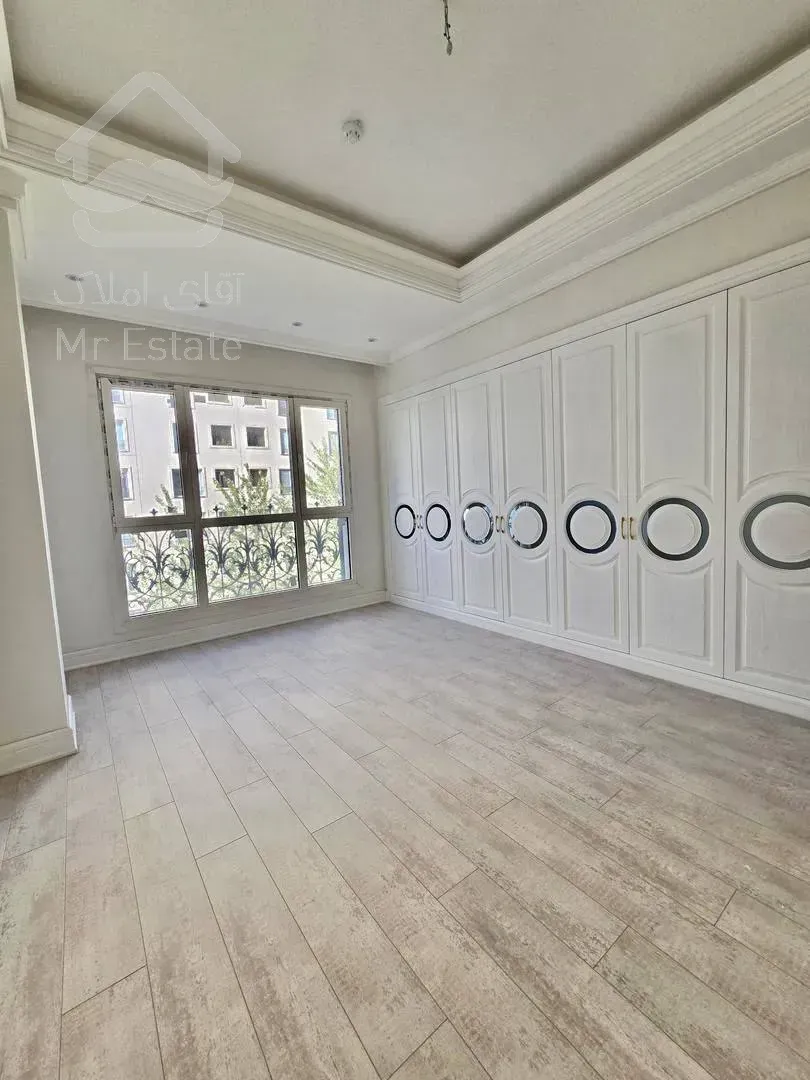 فروش برج باغ ۲۴۳ متری در ولنجک