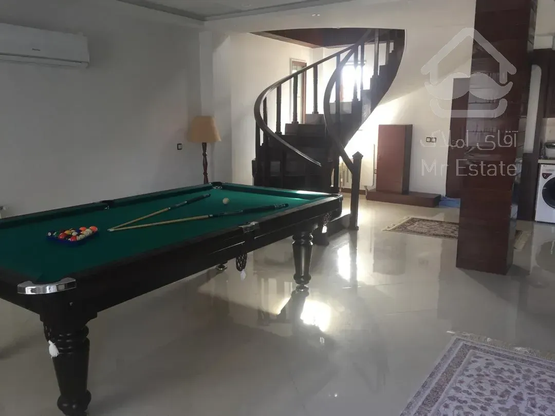 فروش ویلای استخردار 300 متری