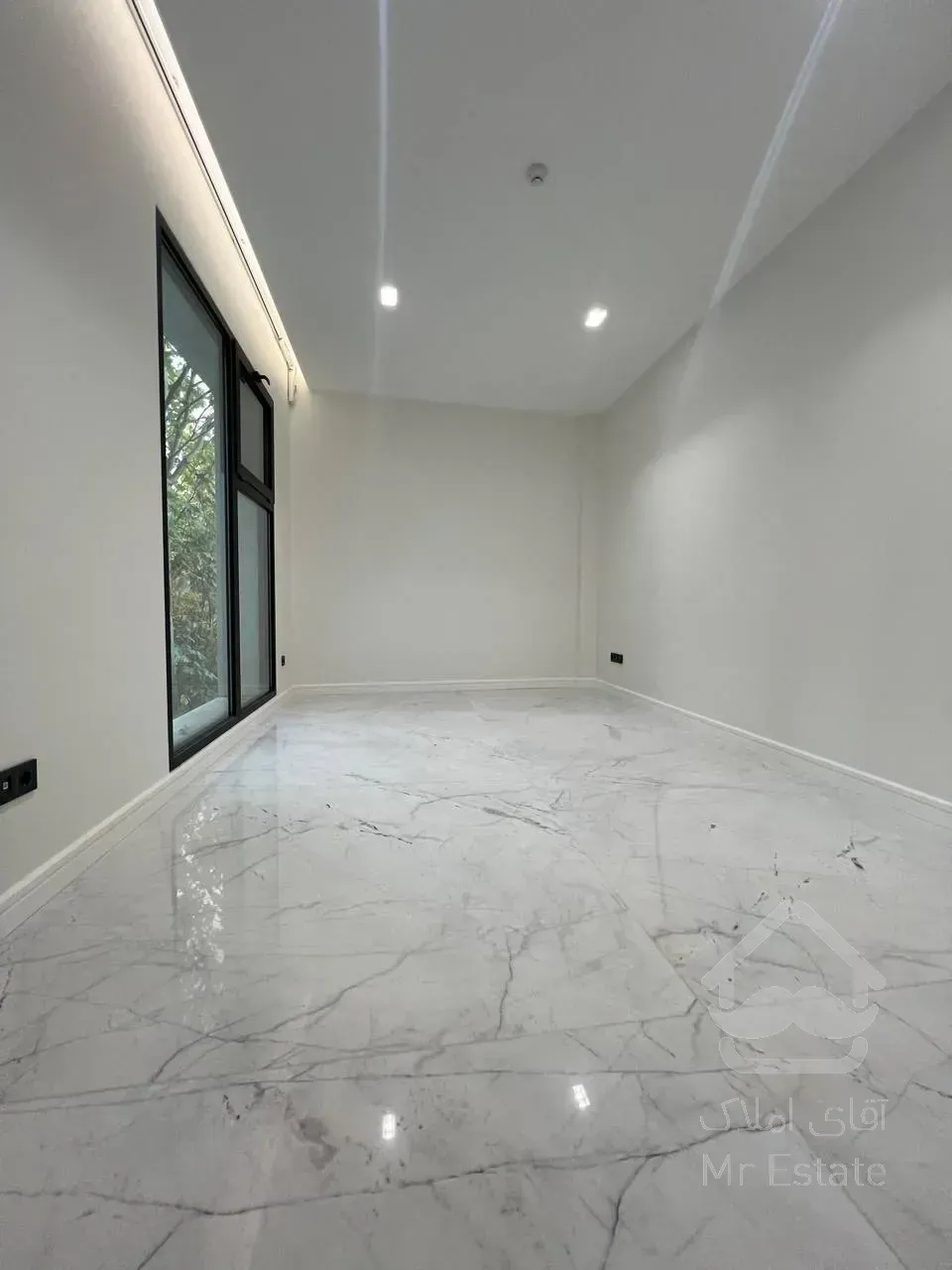 رهن برج مدرن 340 متری در زعفرانیه