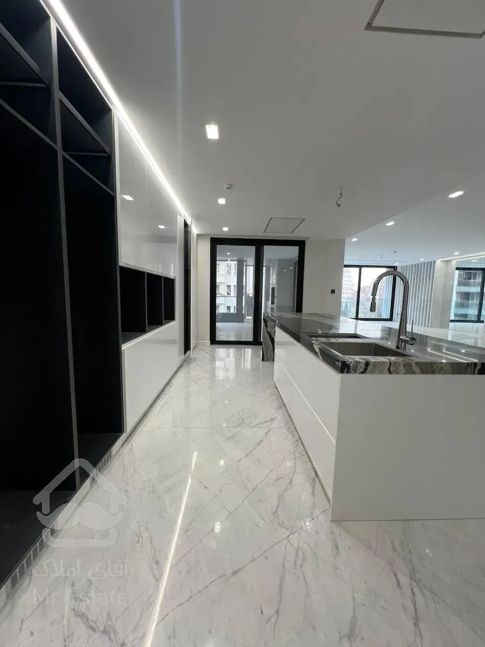 رهن برج مدرن 340 متری در زعفرانیه