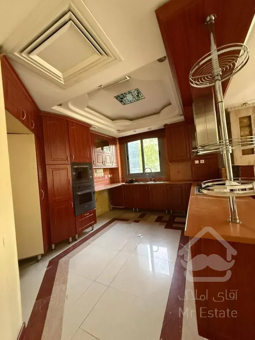 اجاره برج باغ ۱۸۰ متری در زعفرانیه