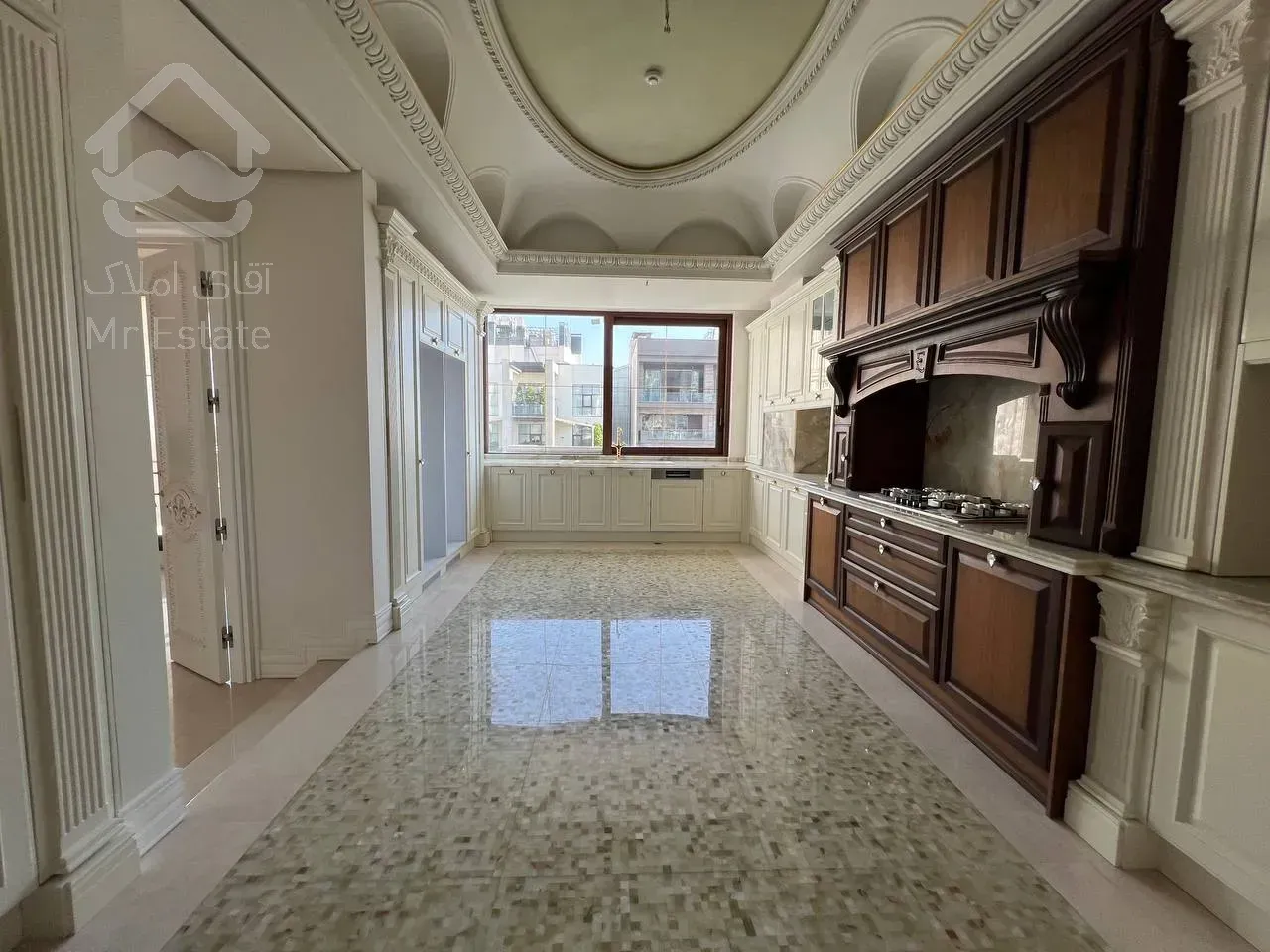 رهن برج ۳۸۰ متری در ولنجک