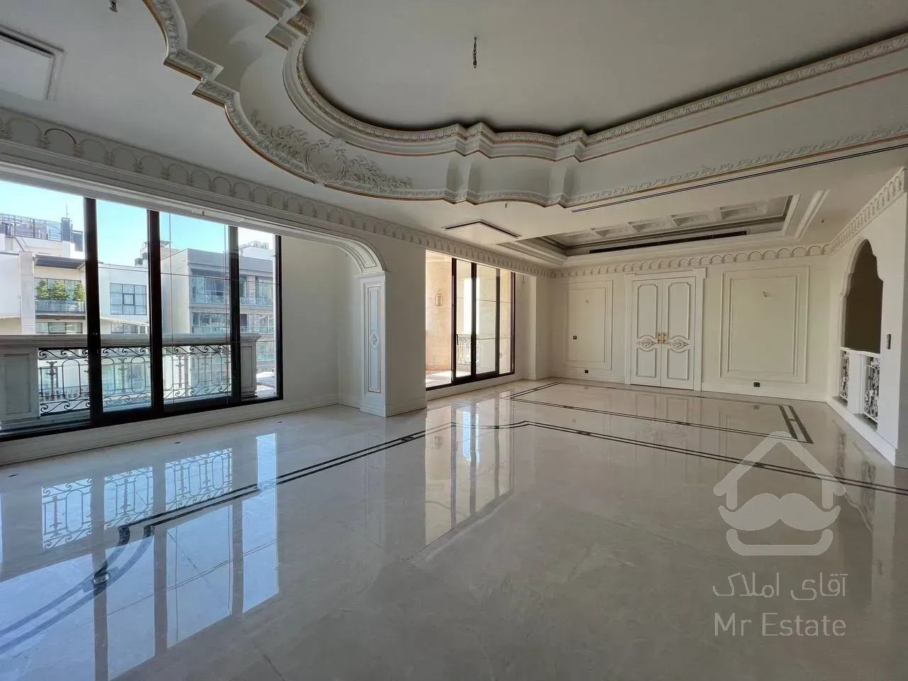 رهن برج ۳۸۰ متری در ولنجک