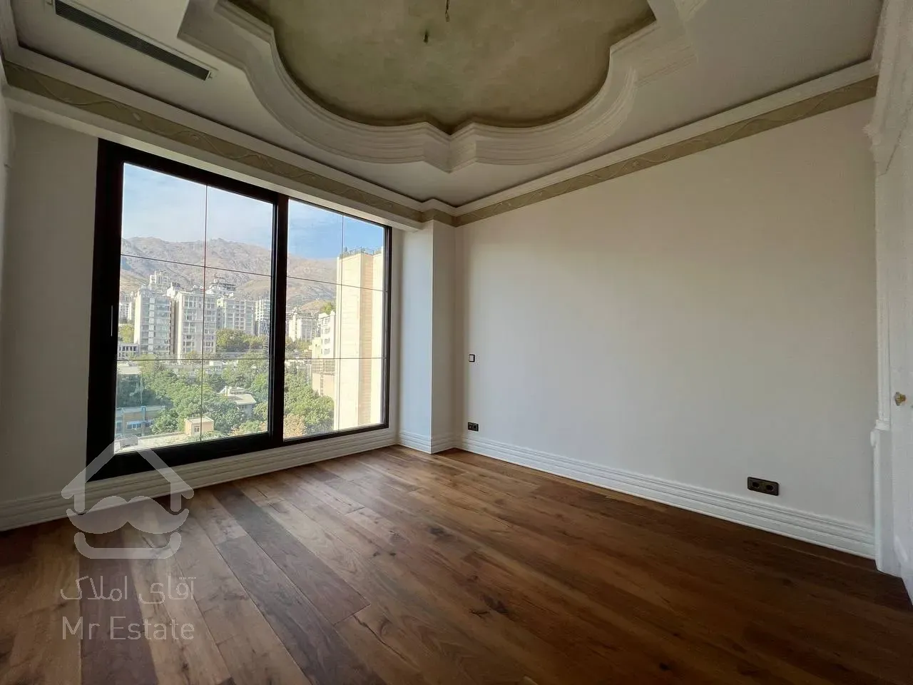 رهن برج ۳۸۰ متری در ولنجک