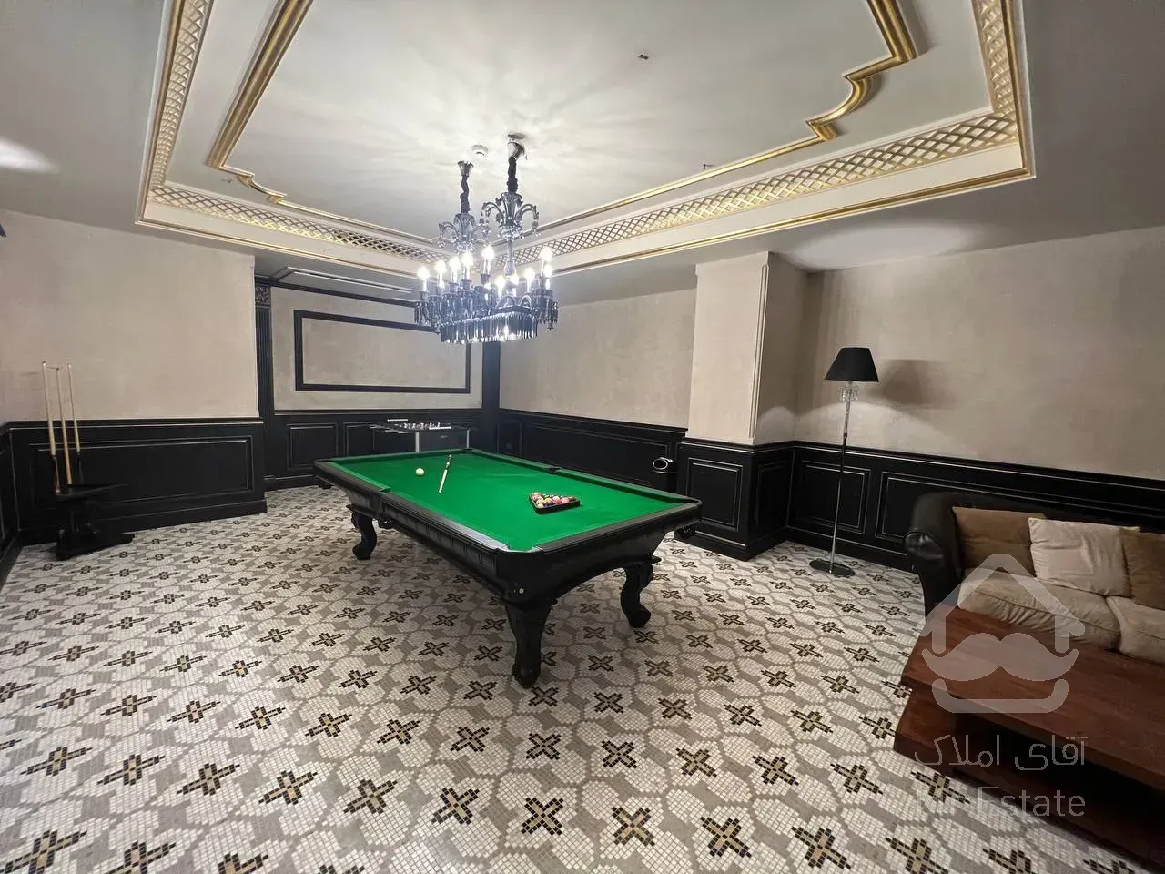 رهن برج ۳۸۰ متری در ولنجک