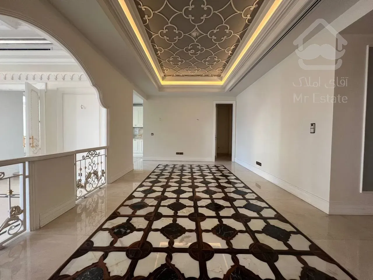 رهن برج ۳۸۰ متری در ولنجک