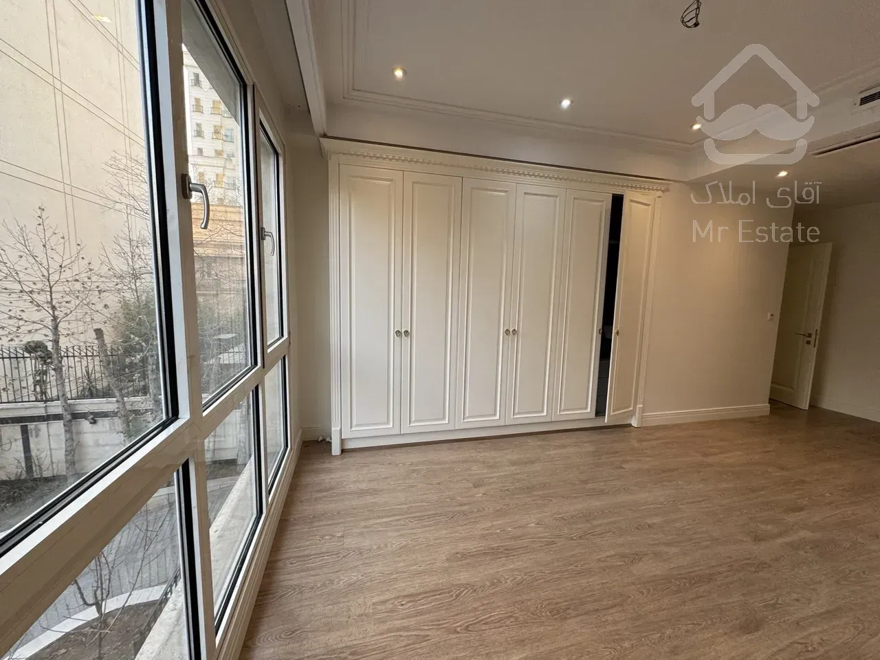 فروش آپارتمان ۲۵۰ متری در محمودیه