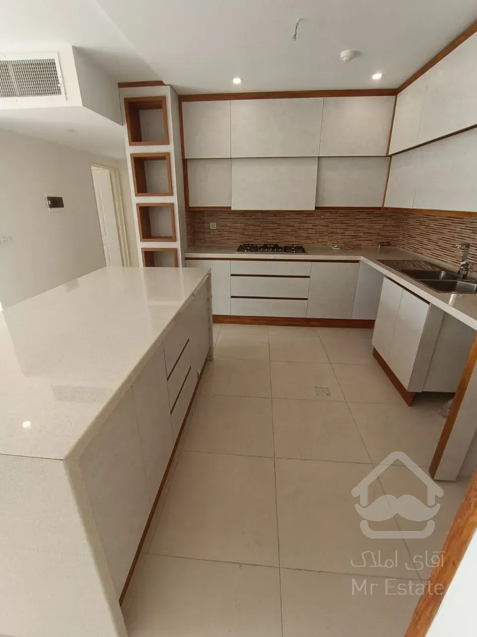 آپارتمان ۳ خواب ۲ پارکینگ