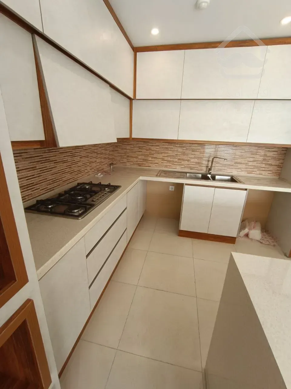 آپارتمان ۳ خواب ۲ پارکینگ