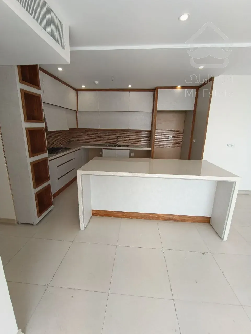 آپارتمان ۳ خواب ۲ پارکینگ