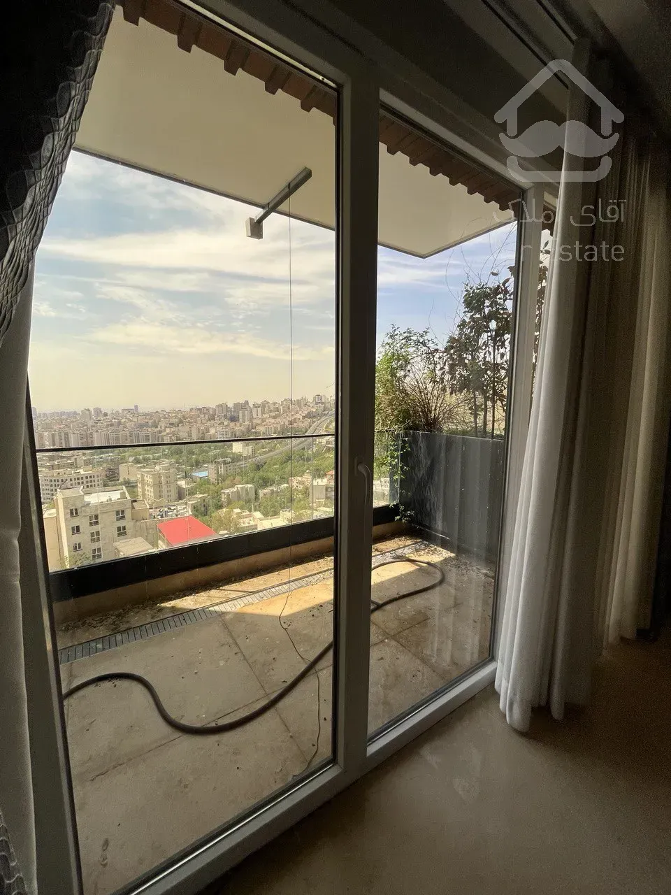 فروش برج باغ ۱۶۰ متری در ولنجک