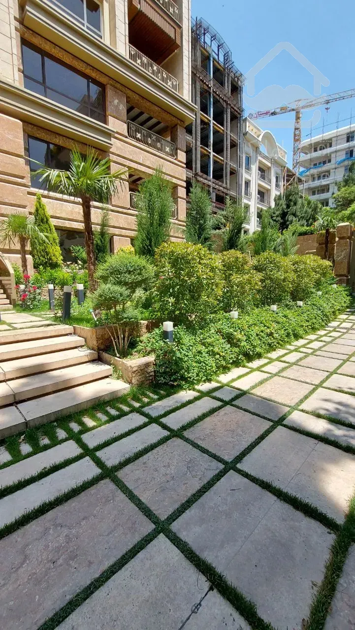 رهن برج باغ ۱۸۰ متری در زعفرانیه