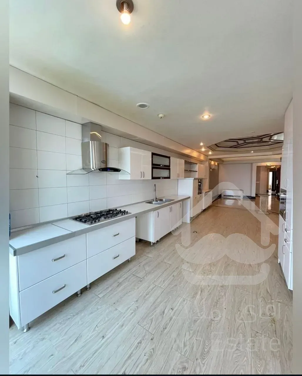 رهن برج باغ ۲۵۵ متری در زعفرانیه