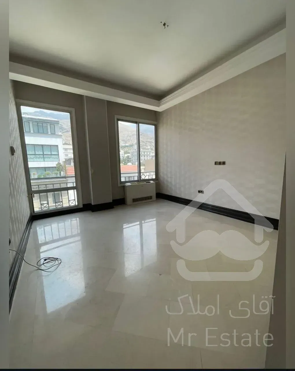 رهن برج باغ ۲۵۵ متری در زعفرانیه