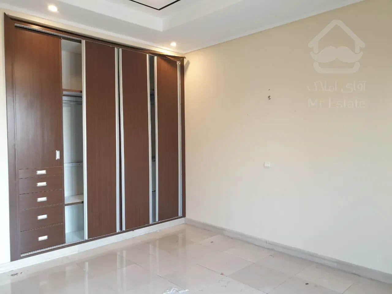 اجاره برج باغ ۳۳۰ متری در ولنجک