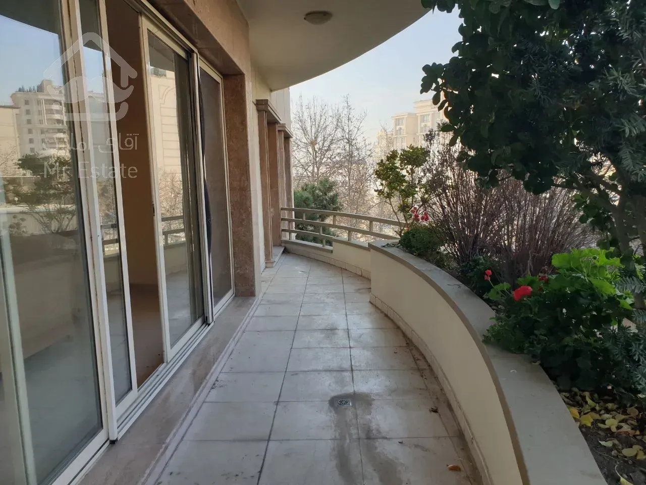 اجاره برج باغ ۳۳۰ متری در ولنجک