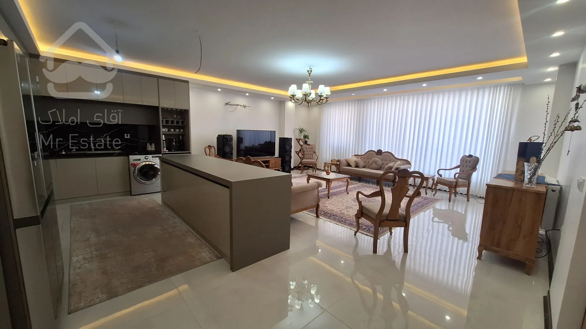 تک واحدی،  وام دار