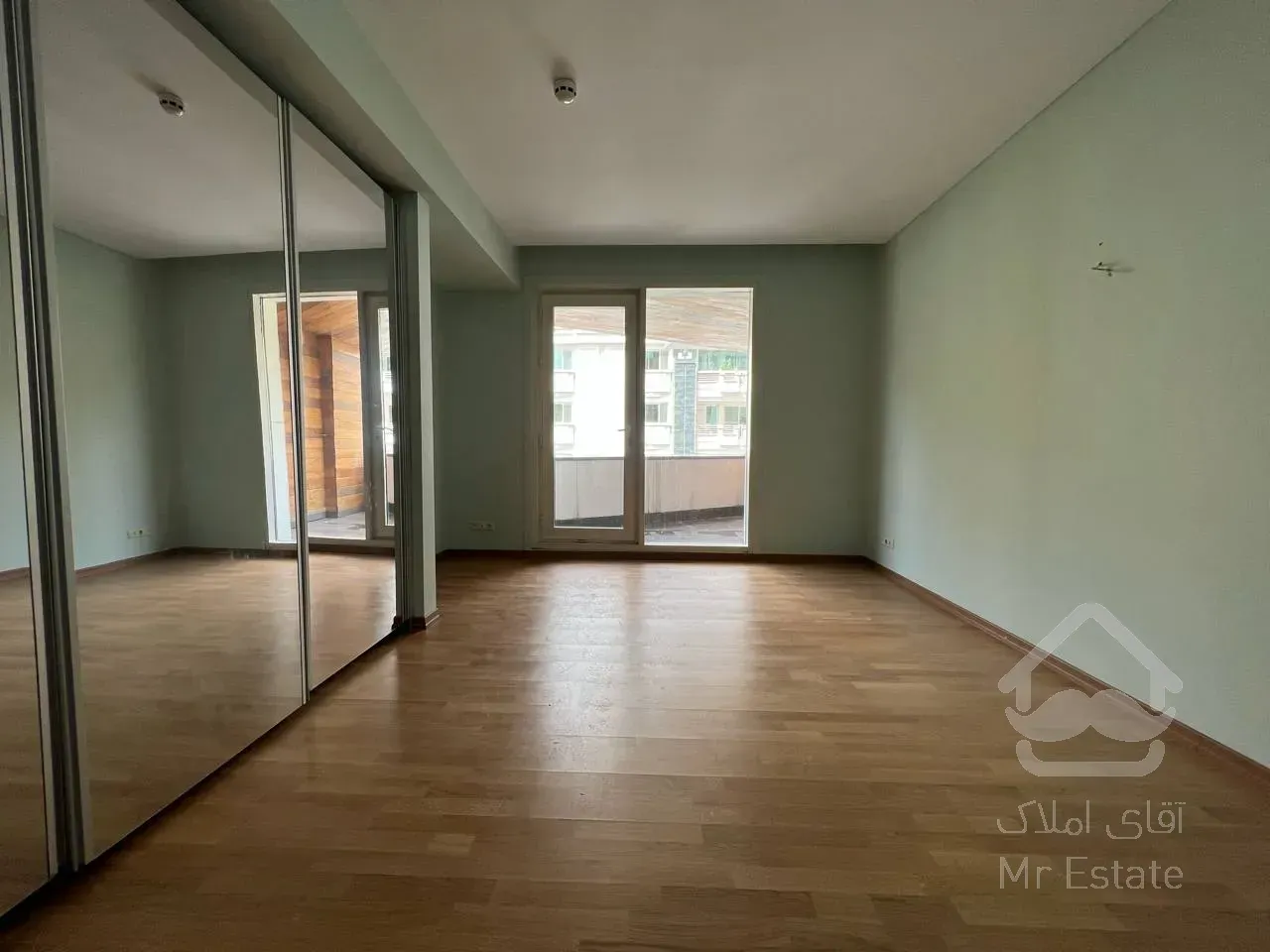 فروش برج باغ ۲۴۰ متری در زعفرانیه