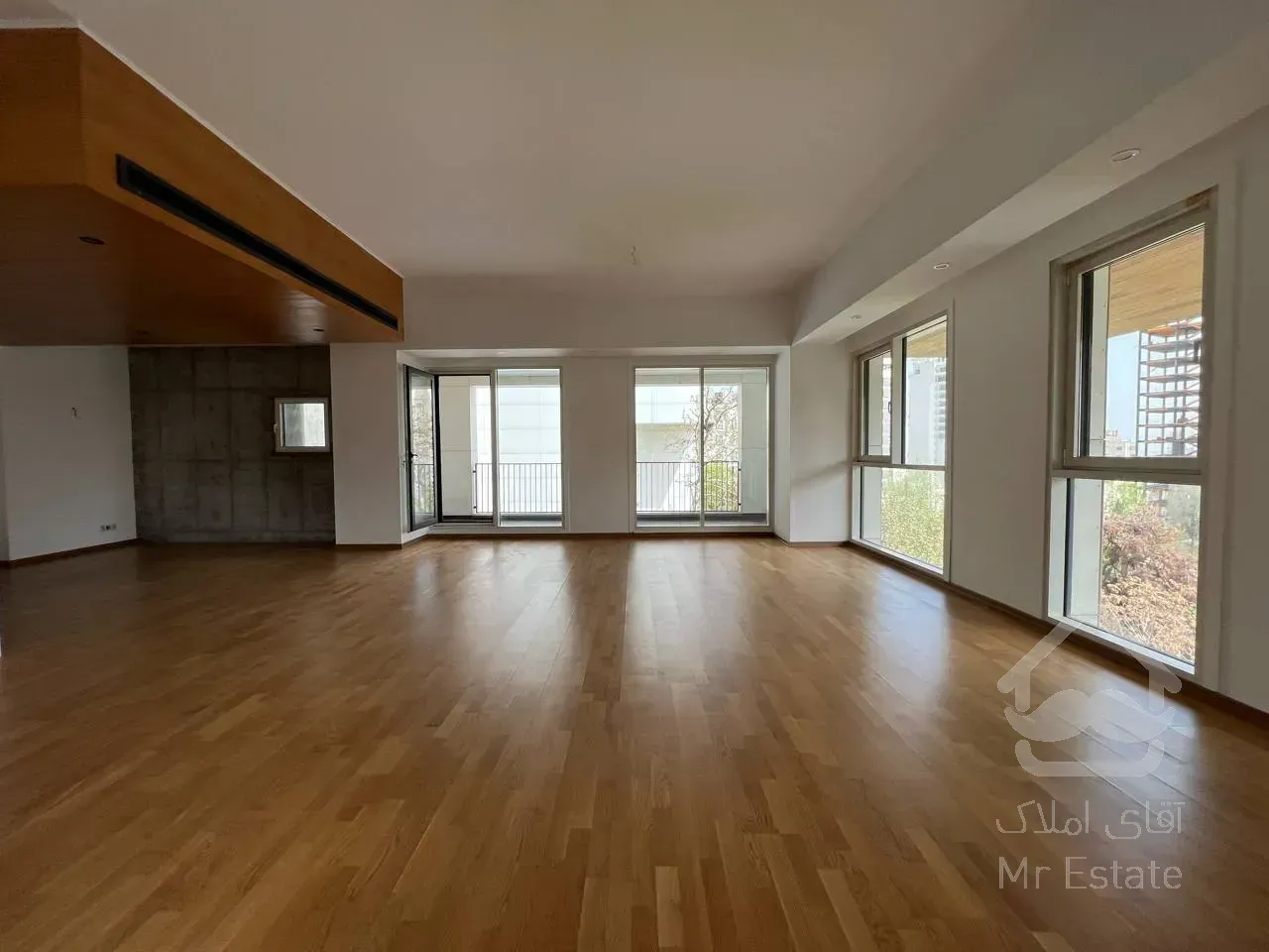 فروش برج باغ ۲۴۰ متری در زعفرانیه