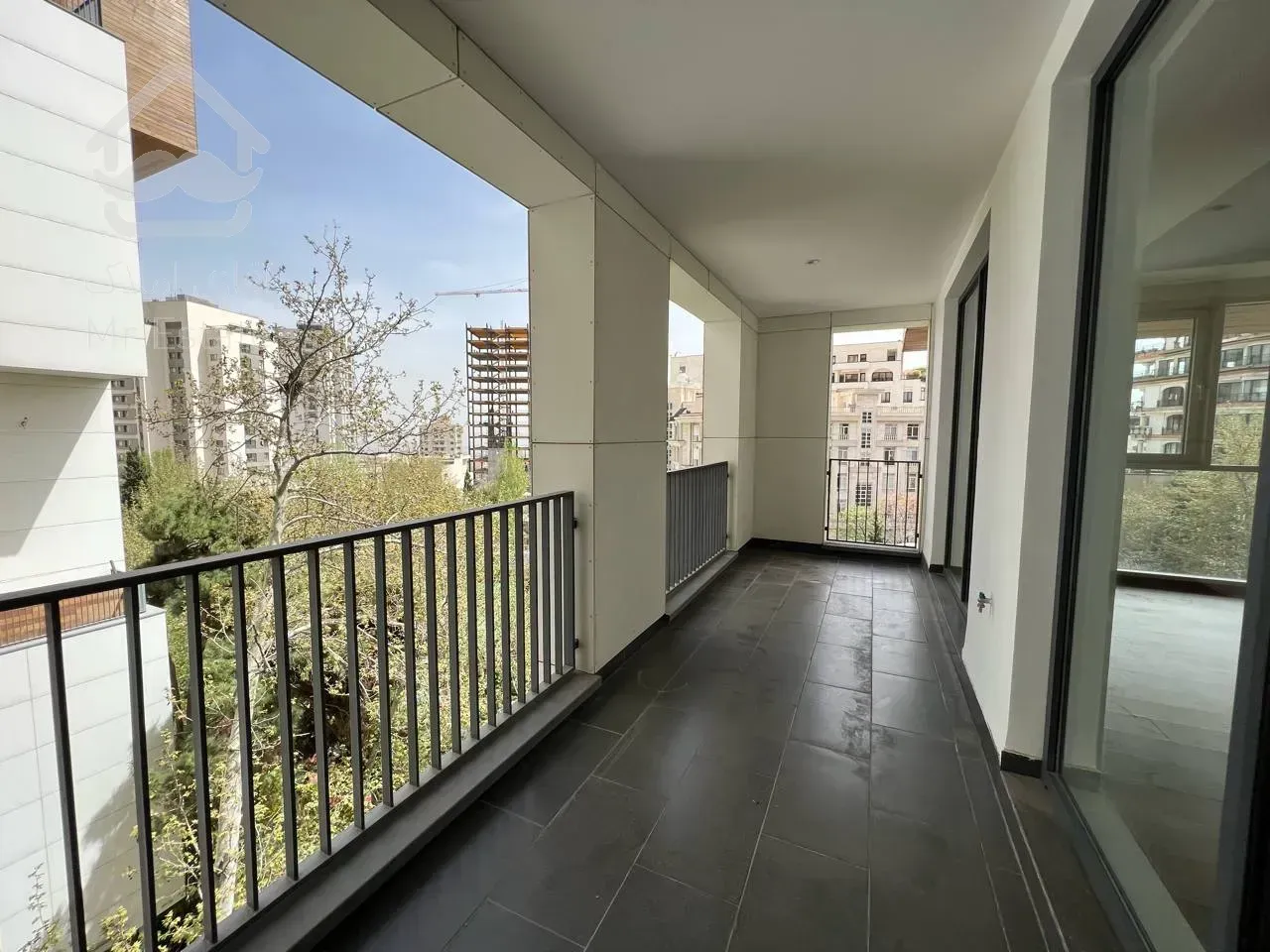 فروش برج باغ ۲۴۰ متری در زعفرانیه