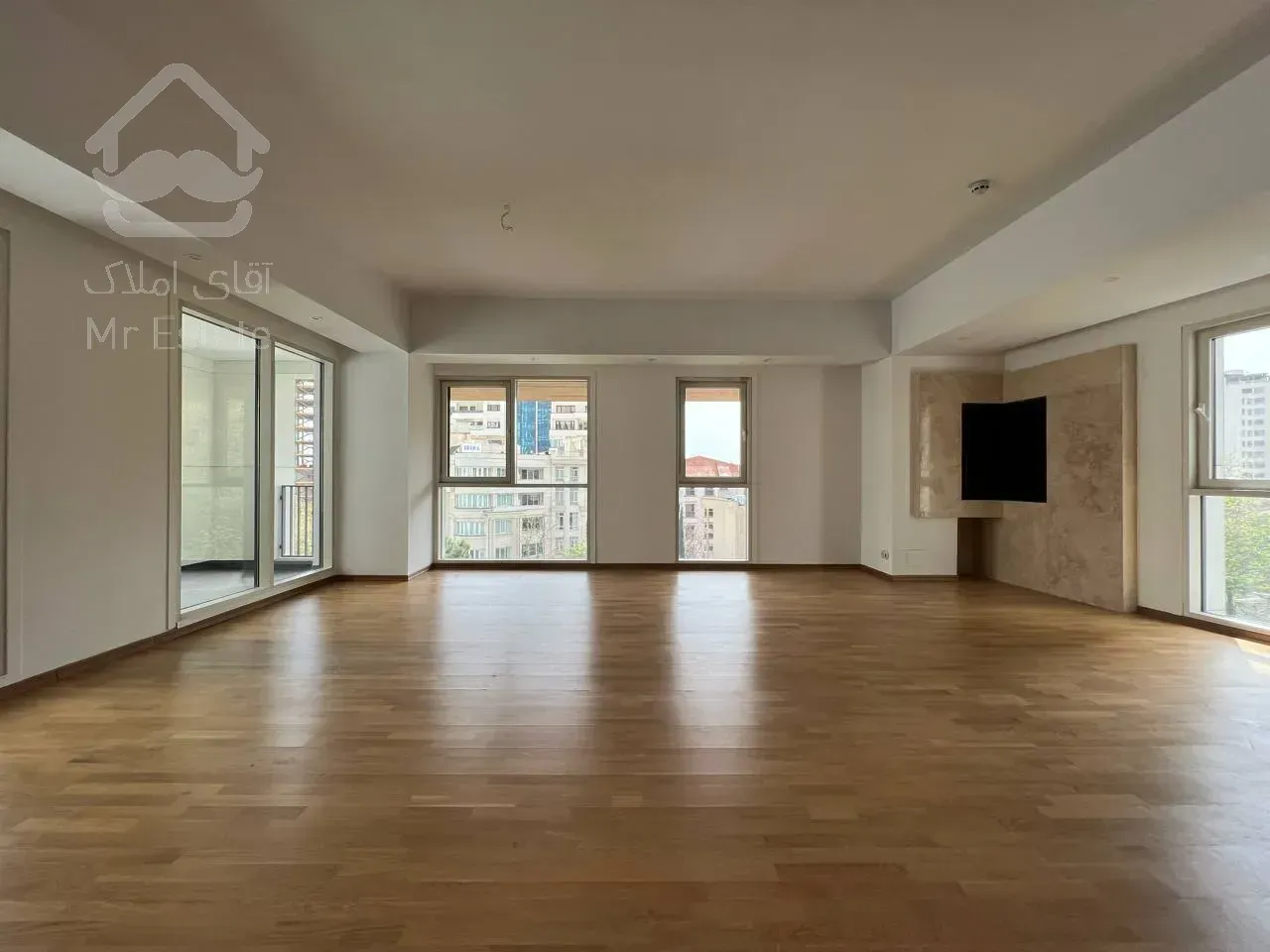 فروش برج باغ ۲۴۰ متری در زعفرانیه