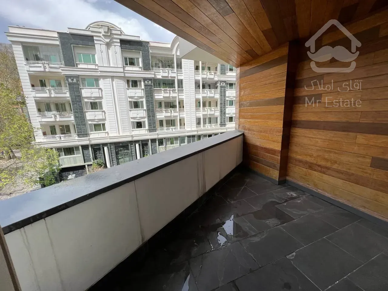 فروش برج باغ ۲۴۰ متری در زعفرانیه