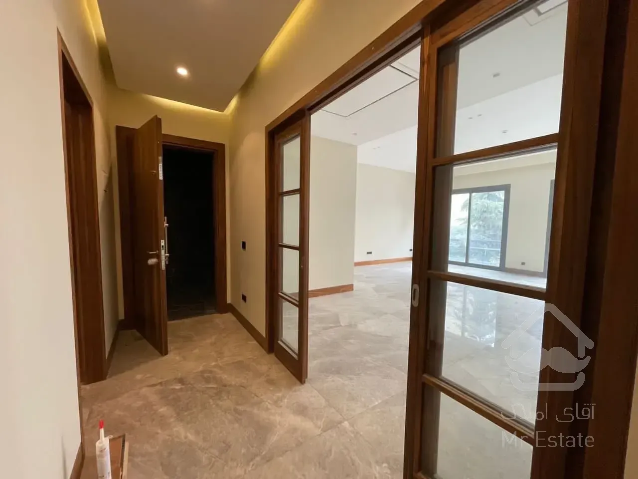 فروش آپارتمان مدرن ۲۰۹ متری در محمودیه