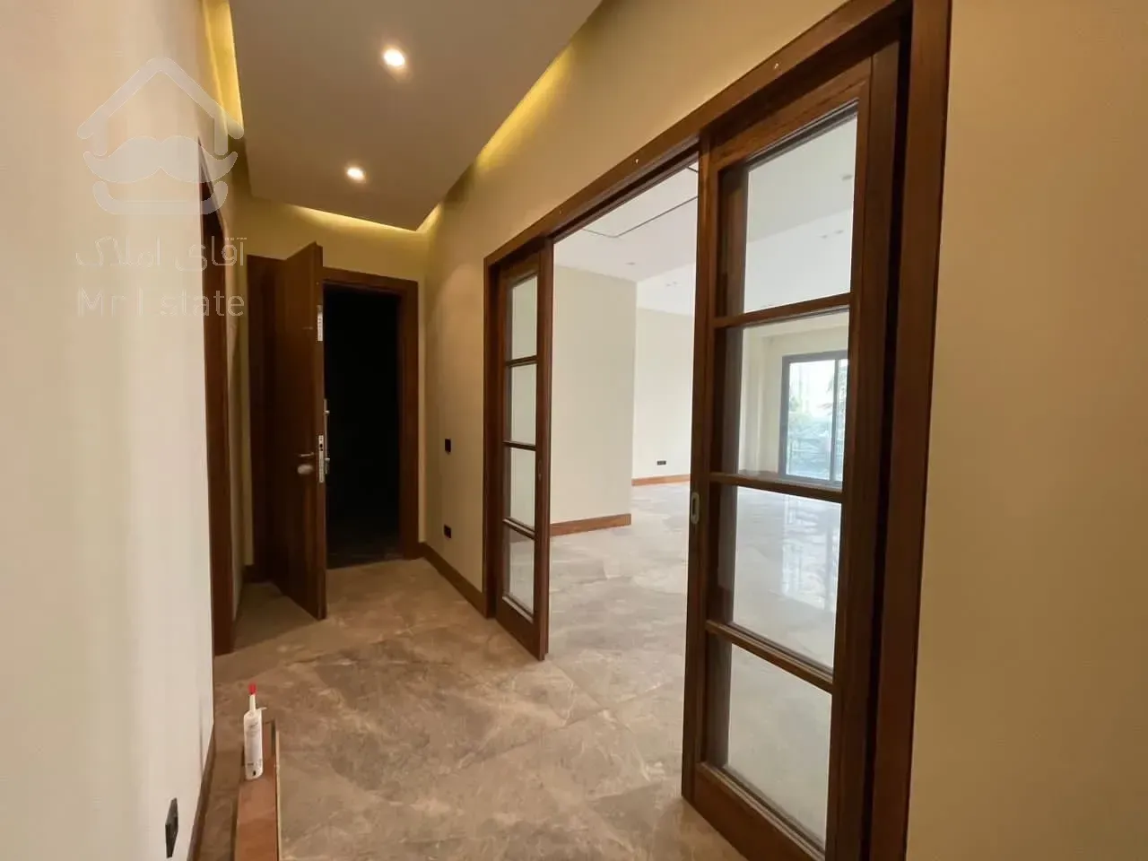 فروش آپارتمان مدرن ۲۰۹ متری در محمودیه