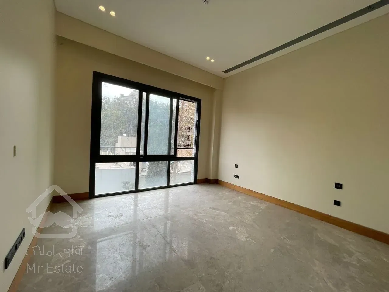 فروش آپارتمان مدرن ۲۰۹ متری در محمودیه