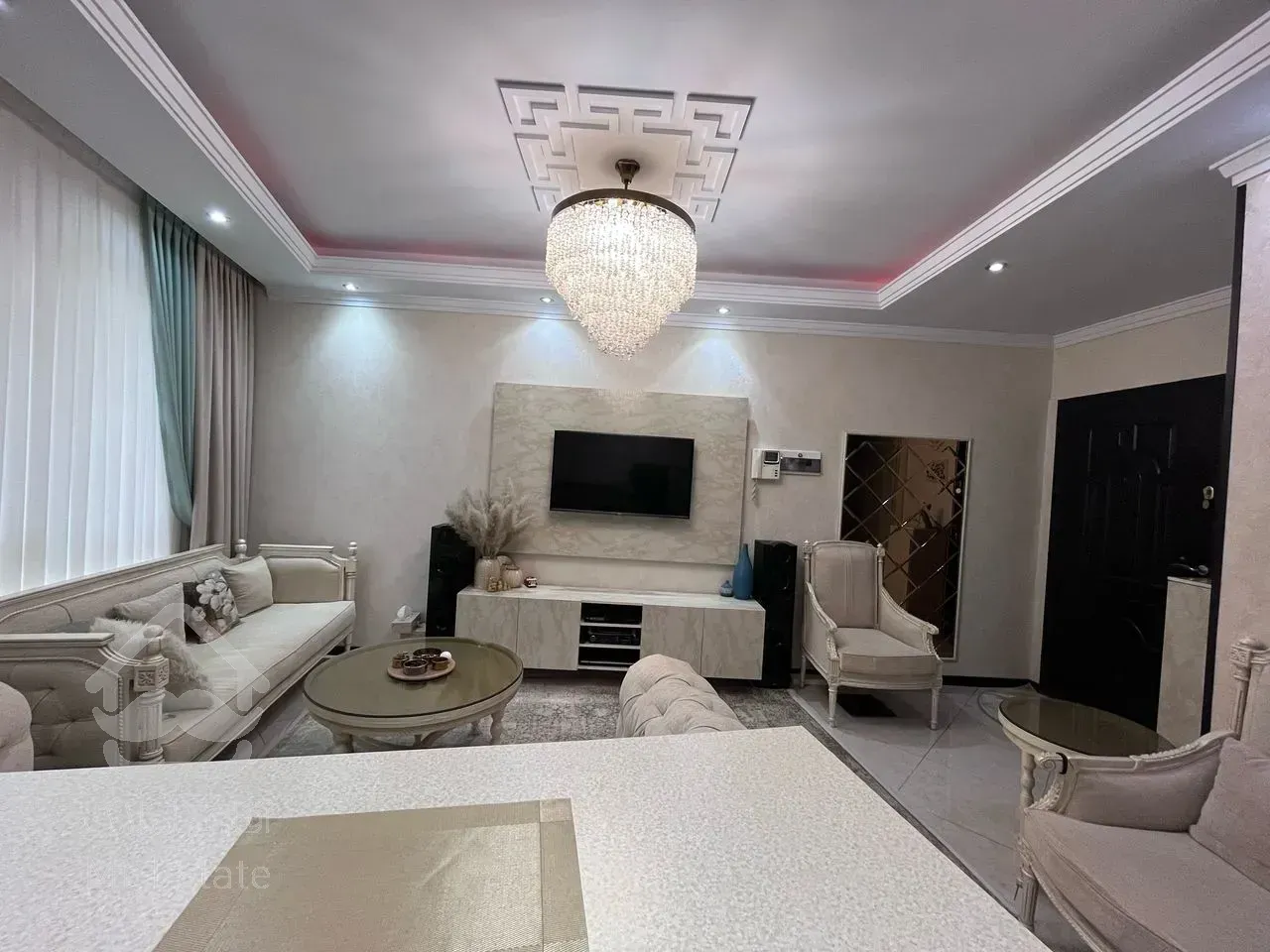 فروش آپارتمان ۱۲۰ متری ۲ خواب در سازمان برنامه جنوبی