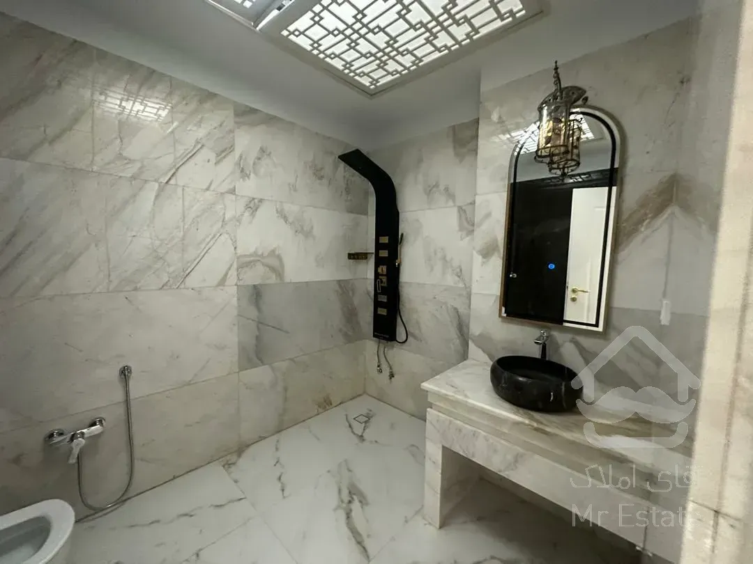 رهن برج ۲۷۰ متری در ولنجک