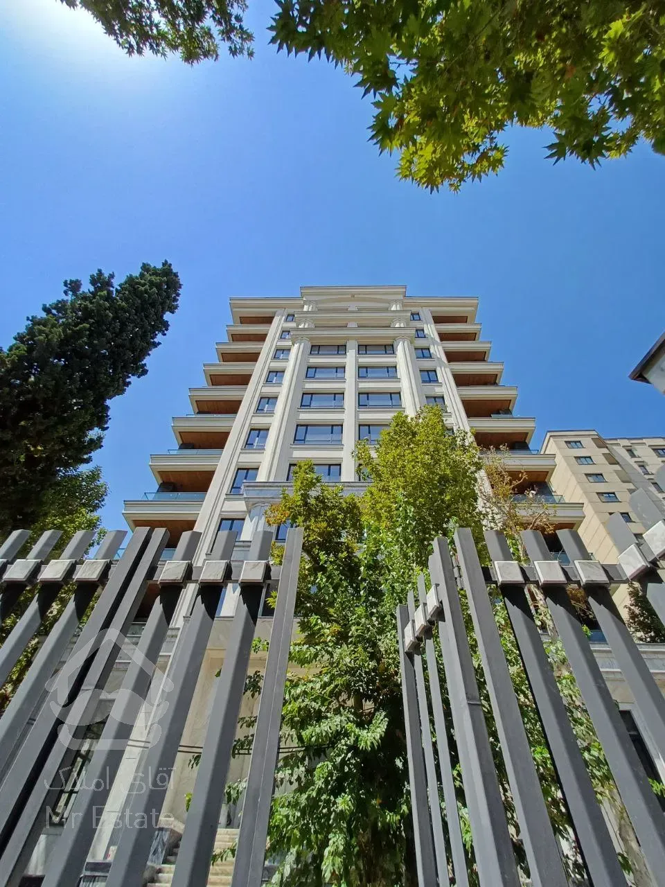 فروش آپارتمان ۴۵۰ متری در زعفرانیه