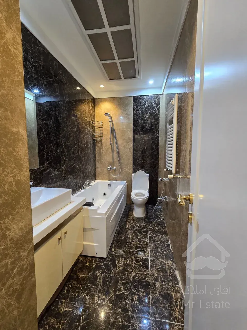 رهن برج باغ ۲۴۳ متری در ولنجک