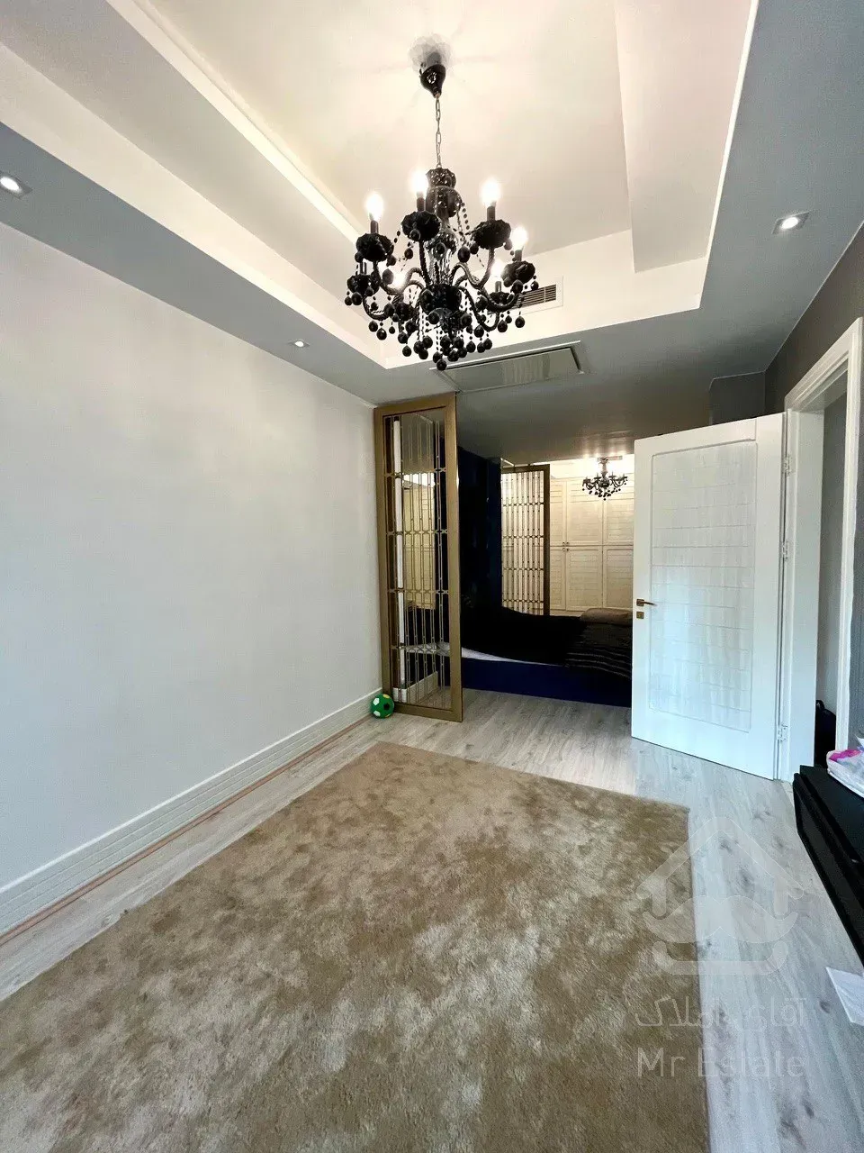 فروش آپارتمان ۱۳۵ متری در زعفرانیه