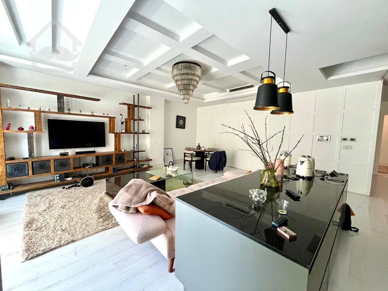 فروش آپارتمان ۱۳۵ متری در زعفرانیه