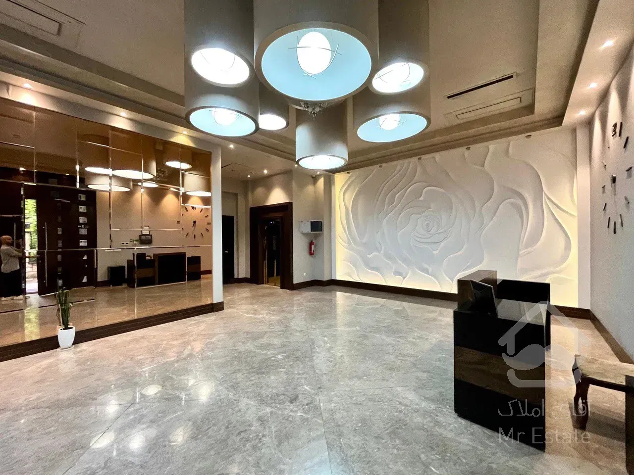 فروش آپارتمان ۱۳۵ متری در زعفرانیه