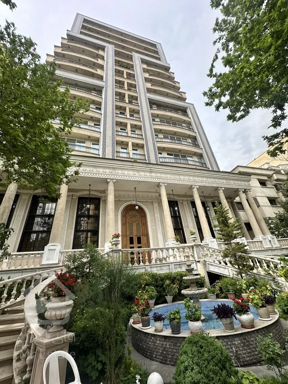 فروش آپارتمان ۲۵۸ متری در زعفرانیه