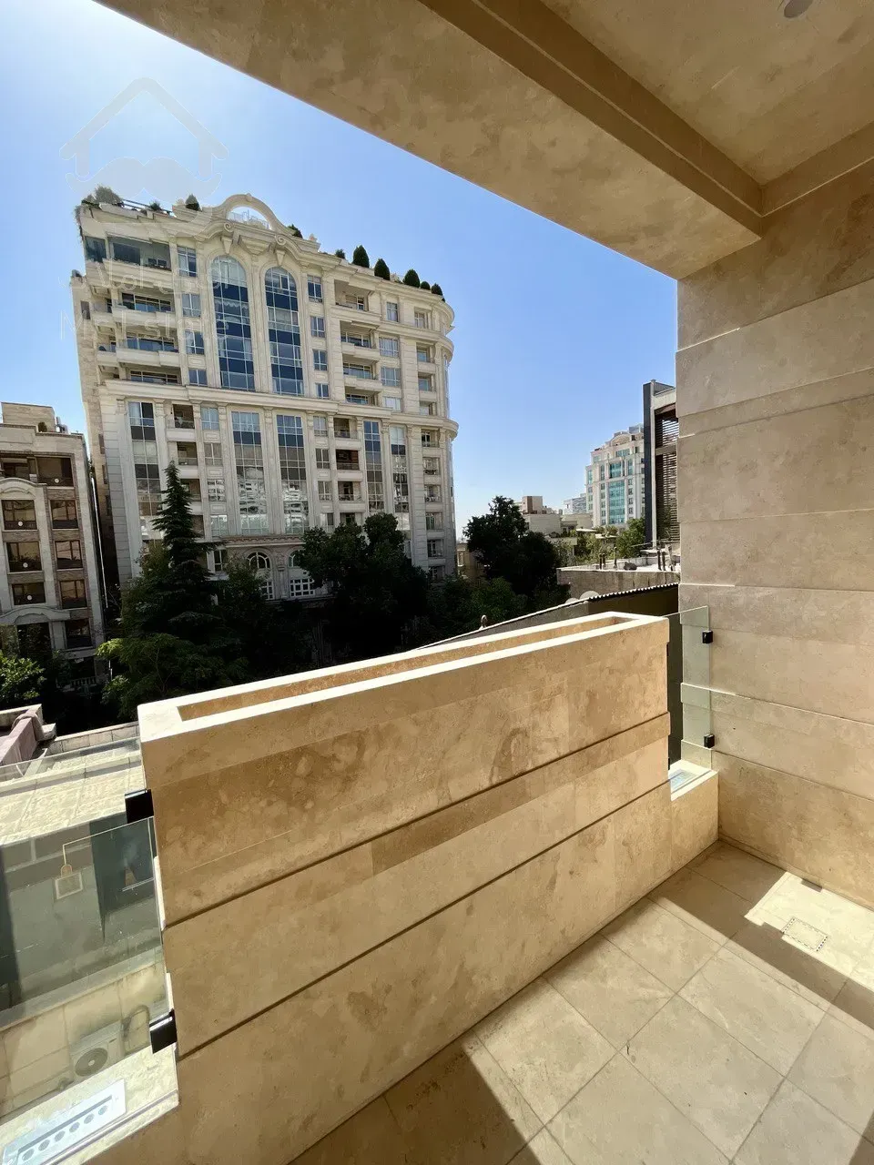 فروش آپارتمان ۱۰۰ متری در زعفرانیه