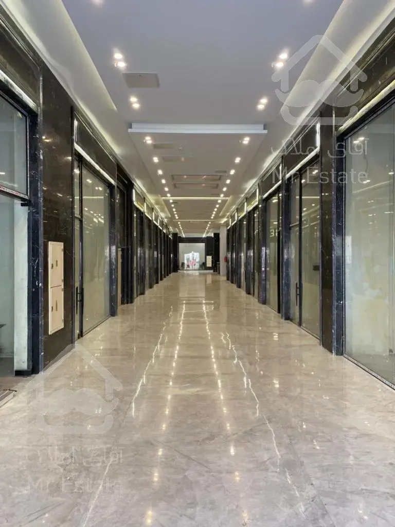 ۱۹ متر تجاری طبقه همکف جنب مترو