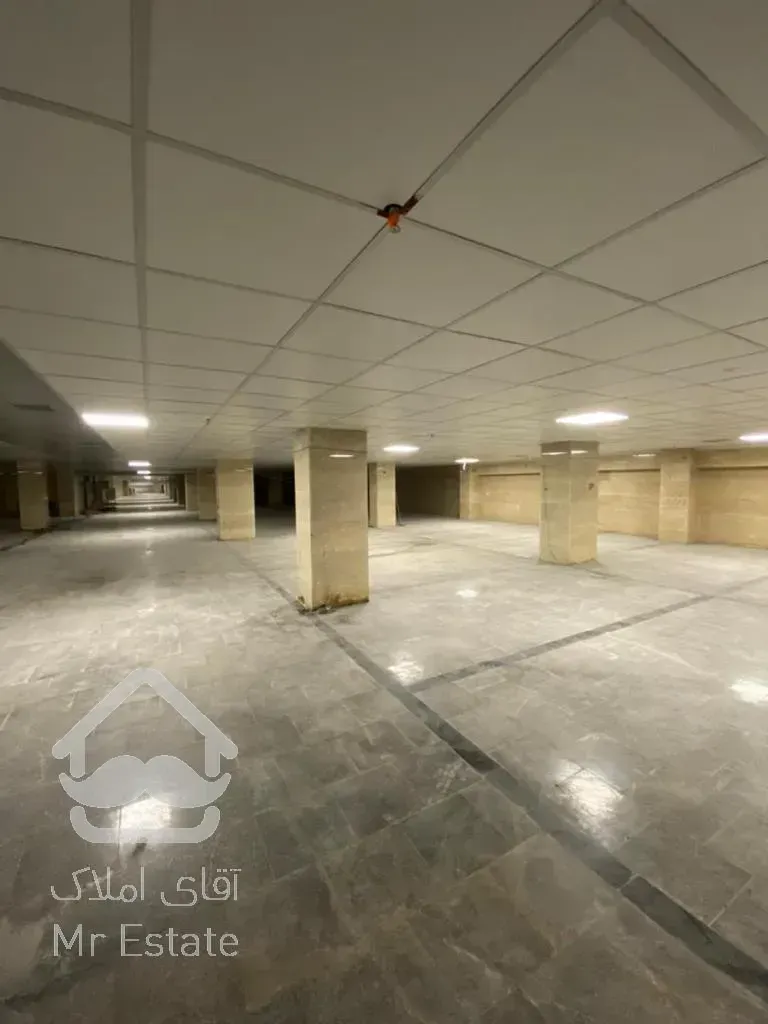 ۱۹ متر تجاری طبقه همکف جنب مترو